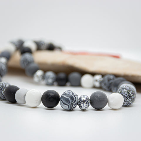 HALSKETTE AUS FIMO – GRAU